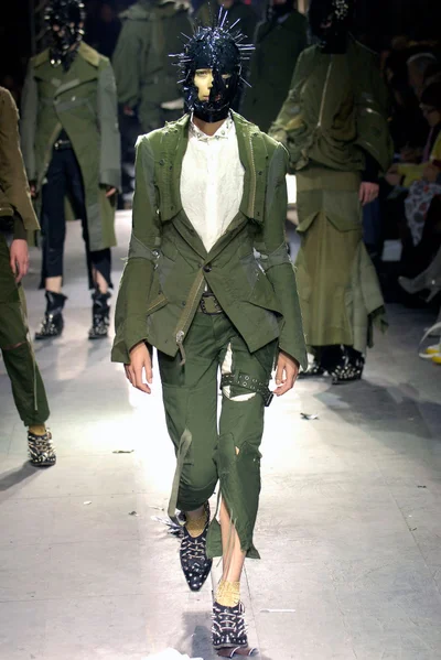 Look 3